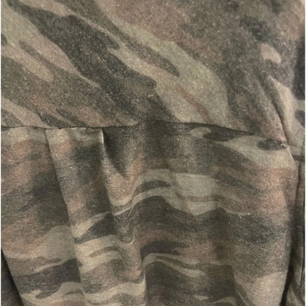 Lg E. Luna Camo Sherpa‎ lined button down jacket